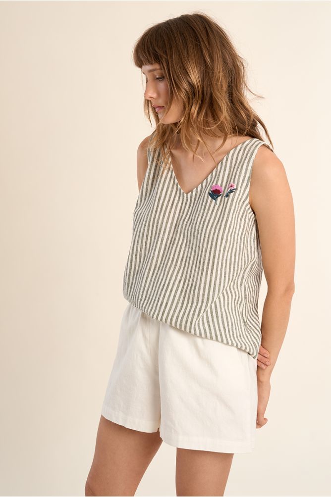 top-de-mujer-de-manga-sisa-con-estampado-y-flores-