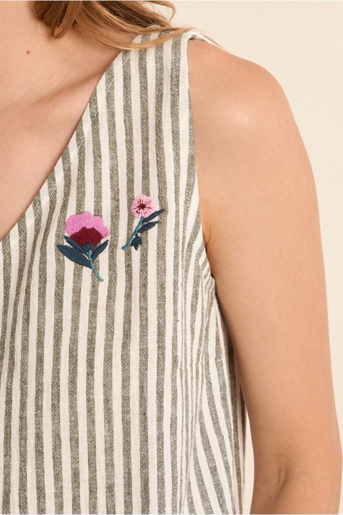 top-de-mujer-de-manga-sisa-con-estampado-y-flores- (4)