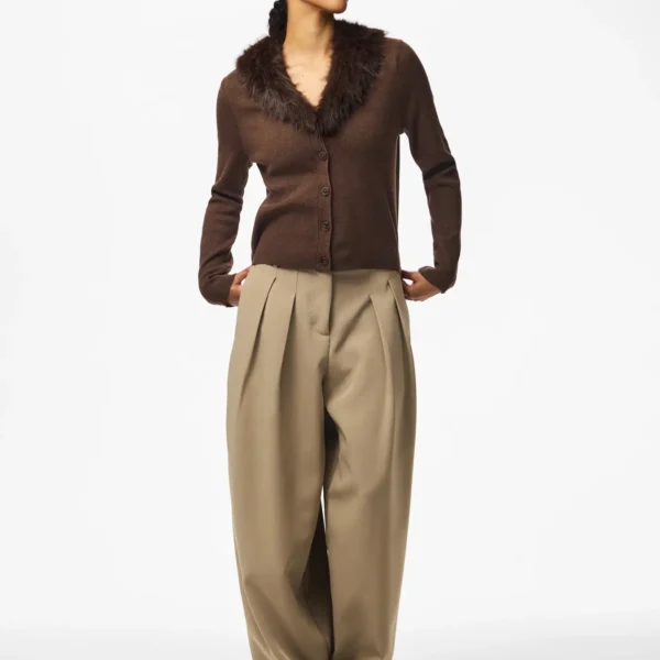 CARDIGAN MARRÓN CUELLO PIECES